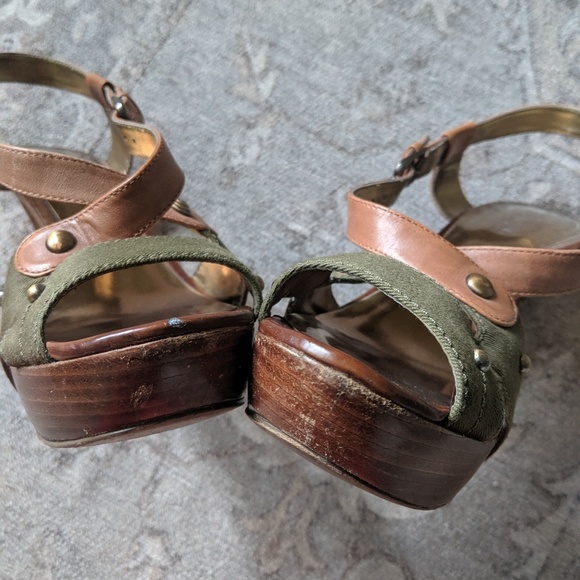 Guess Platform High Heel - Picture 7 of 8